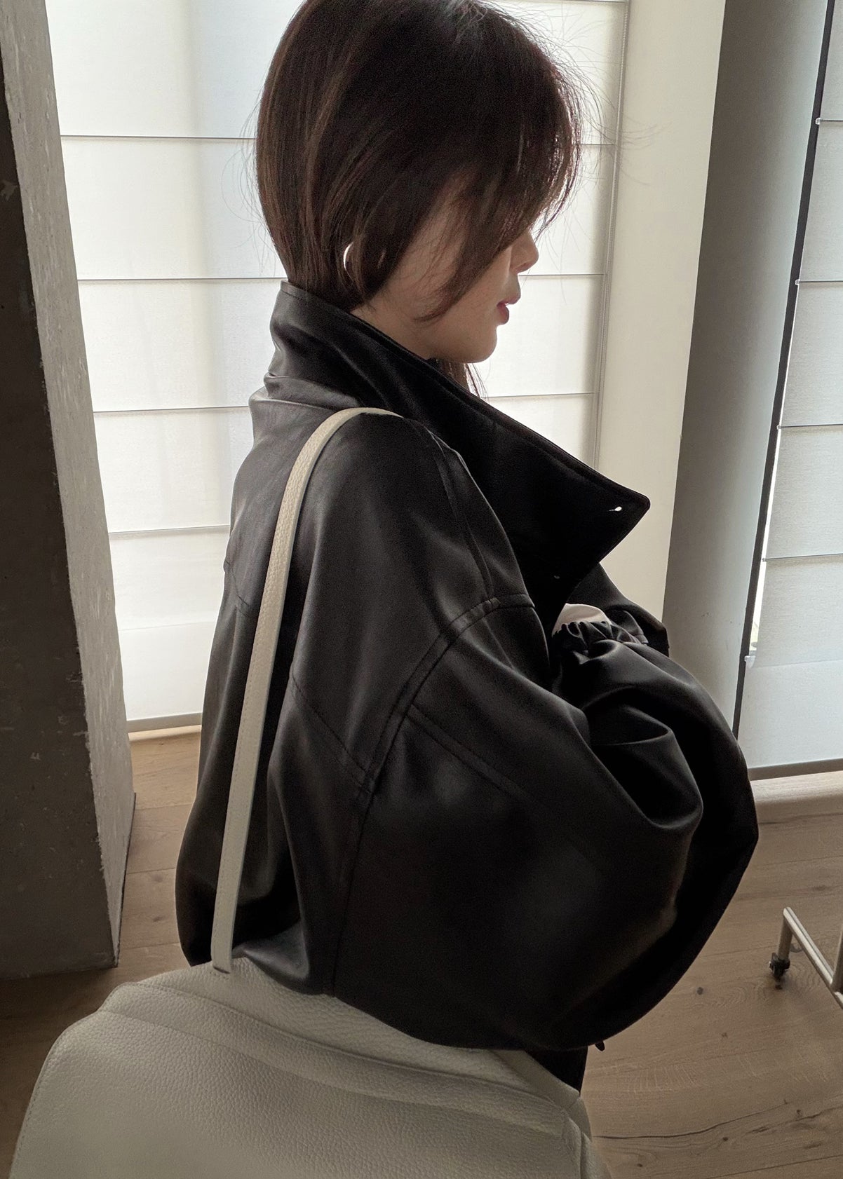 LACHER Women's Minimalist H-Line Lapel Cropped Fashion Leather Jacket