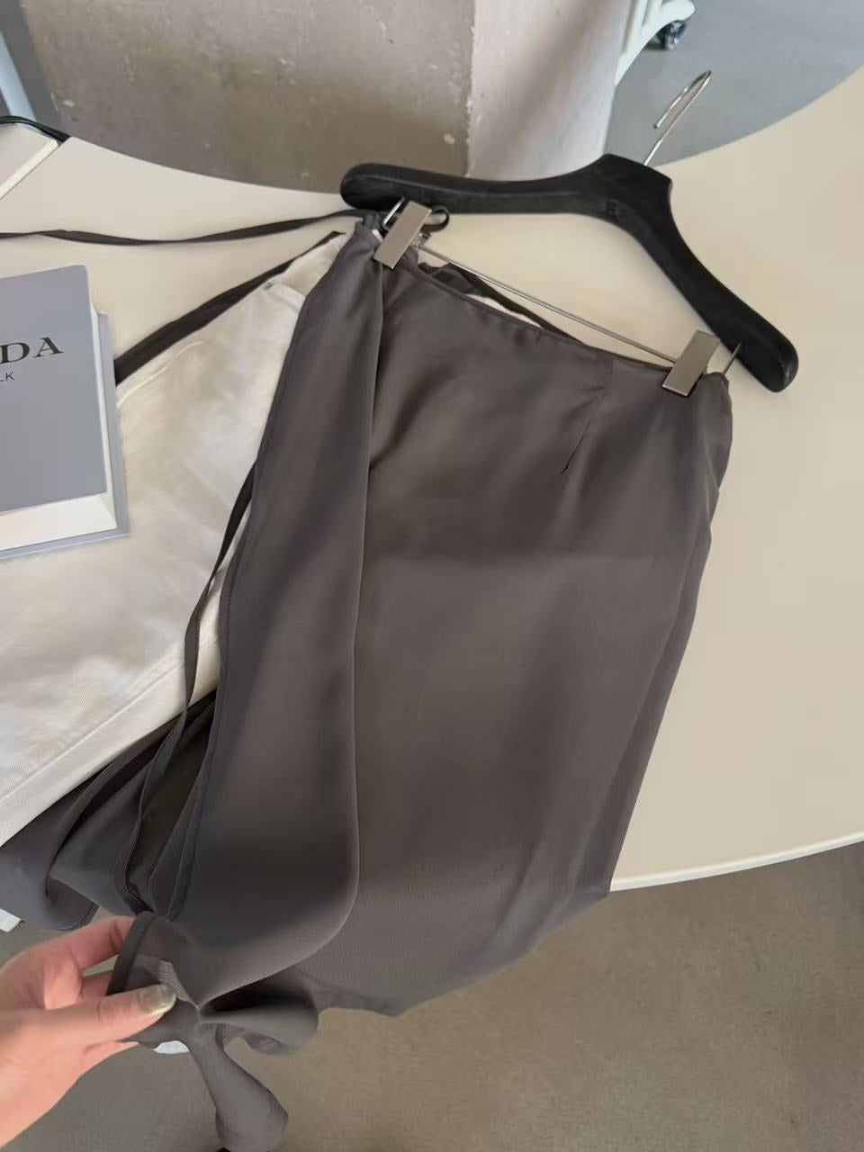 LACHER 2026 Spring Niche Layering Skirt Curtain Elegant Drape Slit Midi Skirt