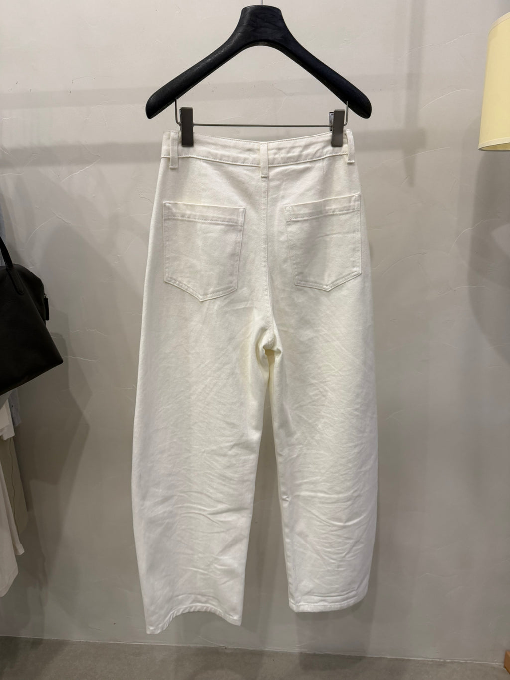 LACHER 2026 Spring Collection High-Waist Slimming Curved Leg Jeans