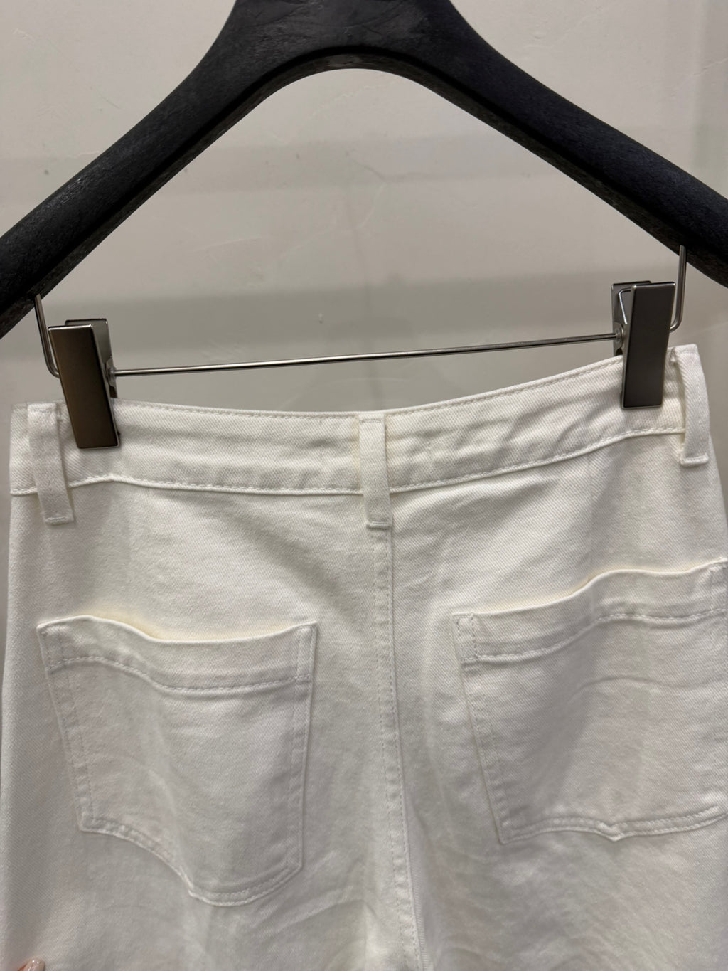 LACHER 2026 Spring Collection High-Waist Slimming Curved Leg Jeans