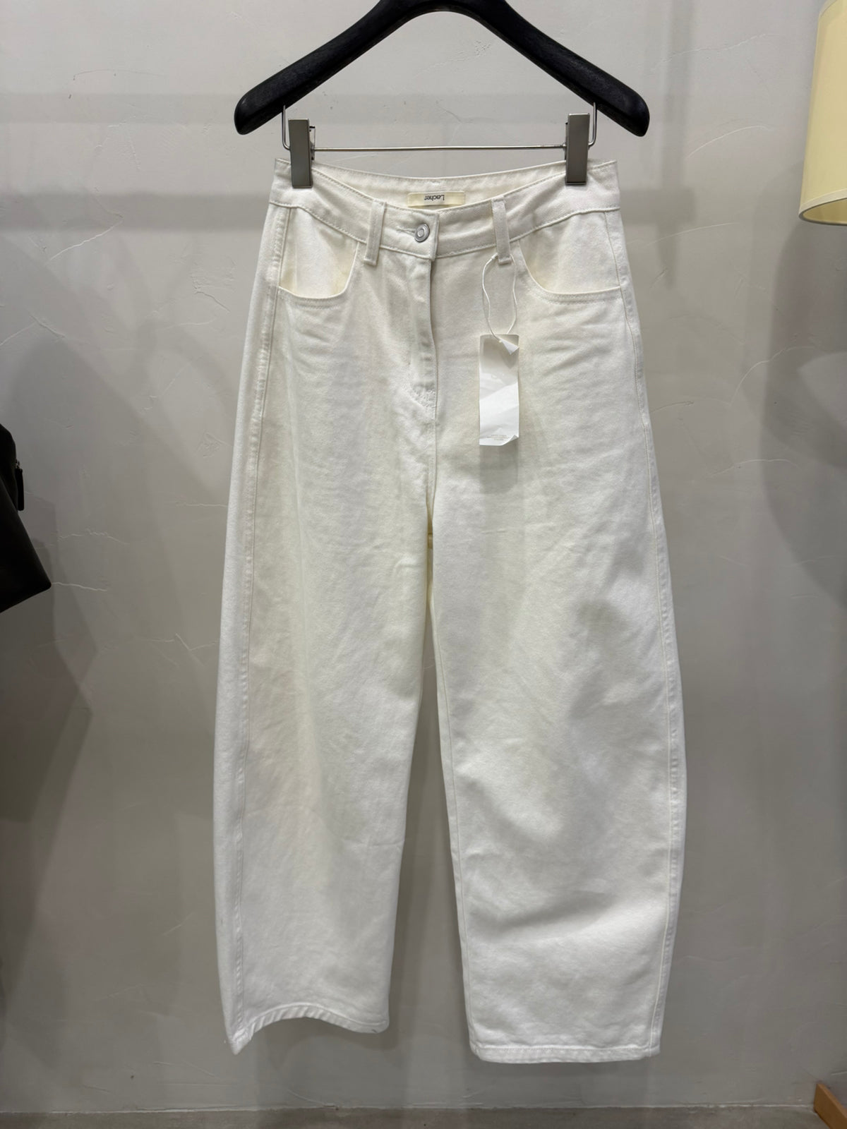 LACHER 2026 Spring Collection High-Waist Slimming Curved Leg Jeans