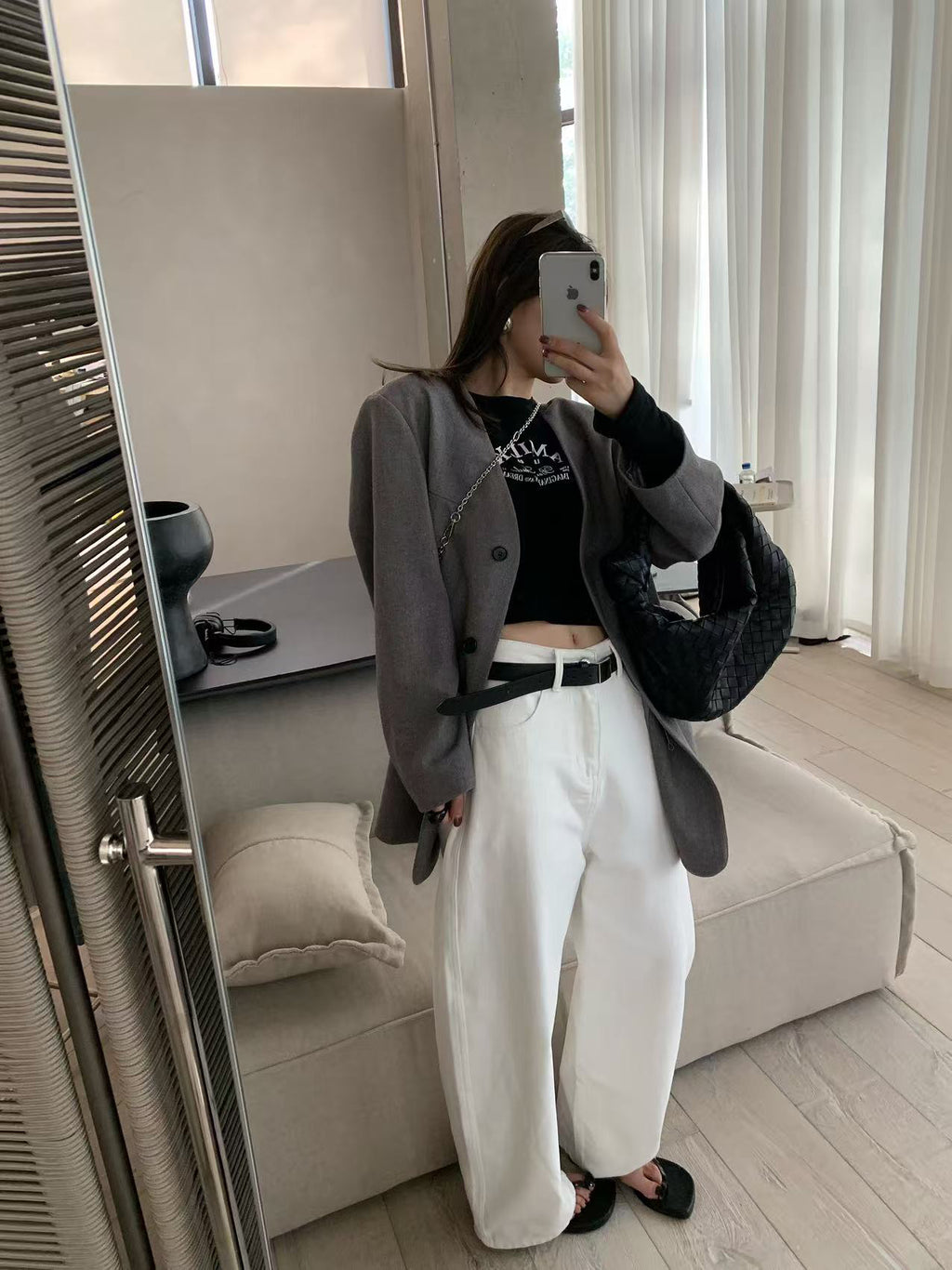 LACHER 2026 Spring Collection High-Waist Slimming Curved Leg Jeans