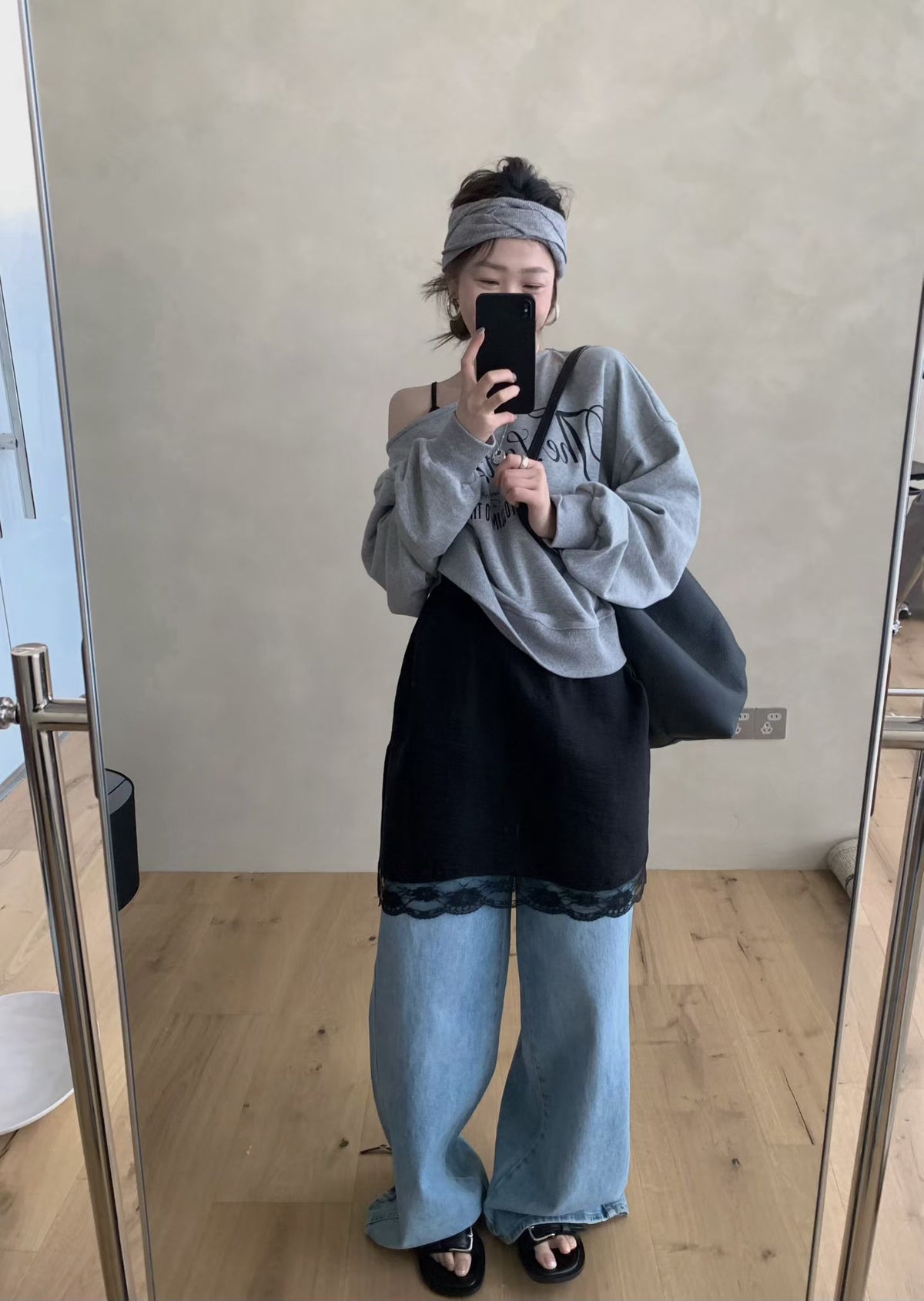 LACHER Women's American Vintage Off-Shoulder Letter Print Loose Fit Long Sleeve T-Shirt