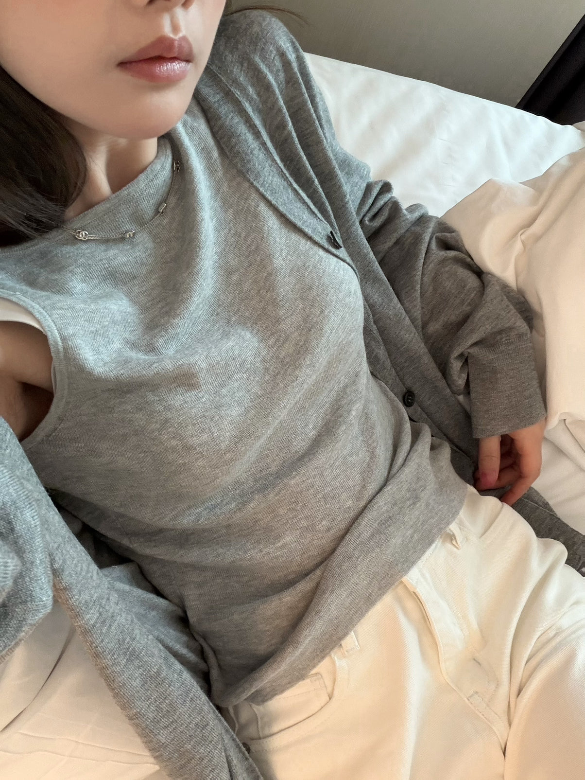 LACHER Women's Seamless Skin-Friendly Tank Top - Armpit Smoothing Crossed Strap Summer Sleeveless Top