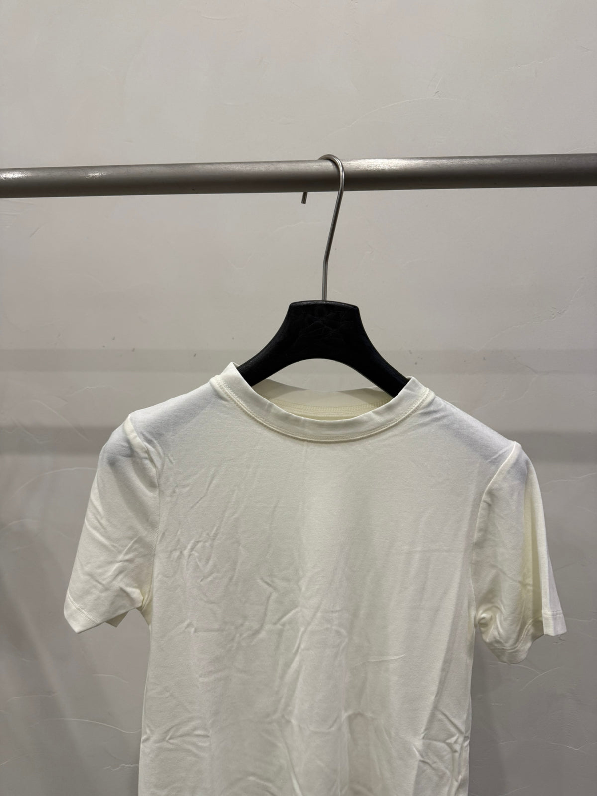 LACHER Women's Premium Minimalist Solid Color Crew Neck Short Sleeve T-Shirt