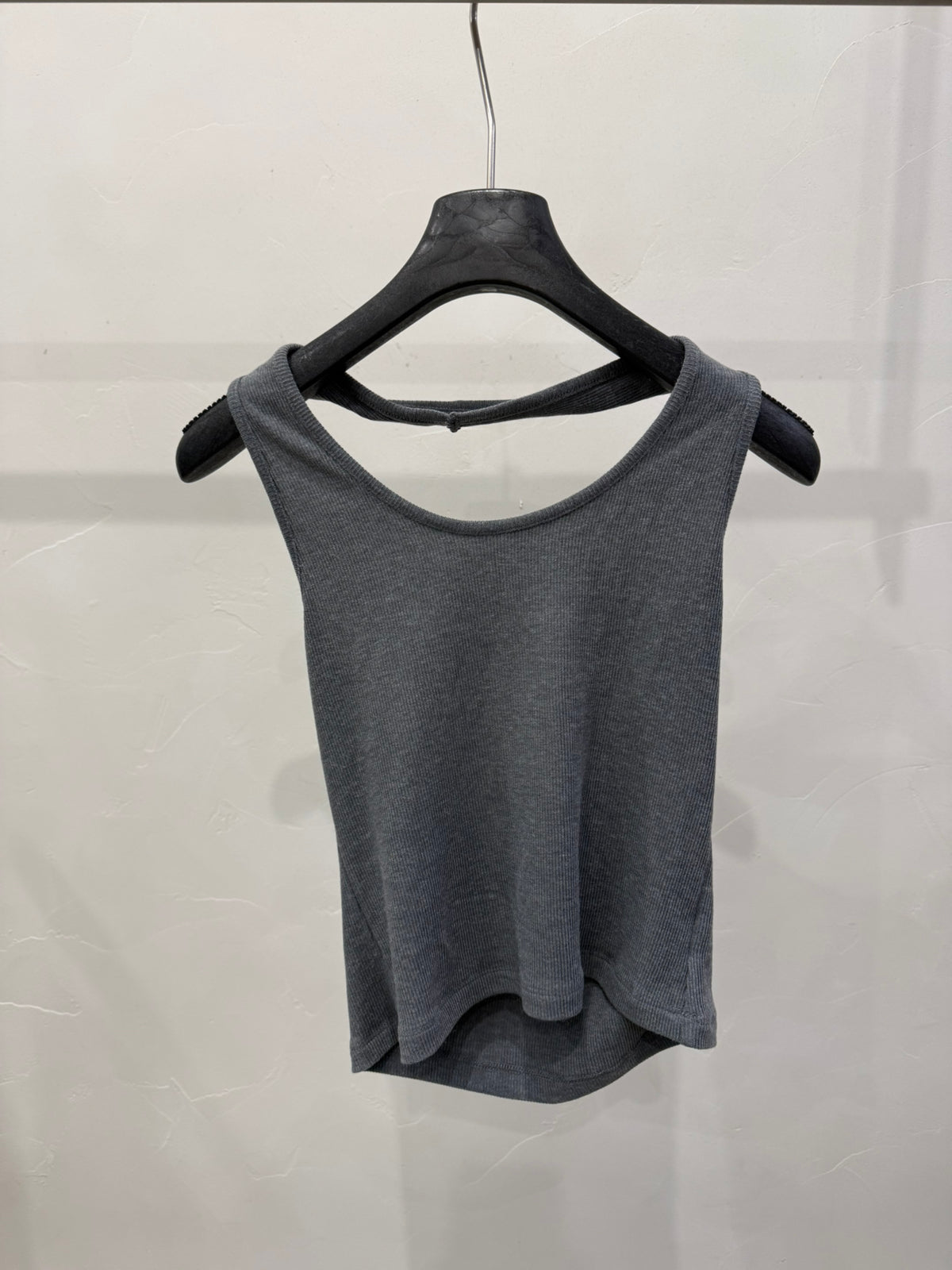 Chic Women's U-Neck Halter Knit Vest - Loose Fit Solid Color Sleeveless Crop Top