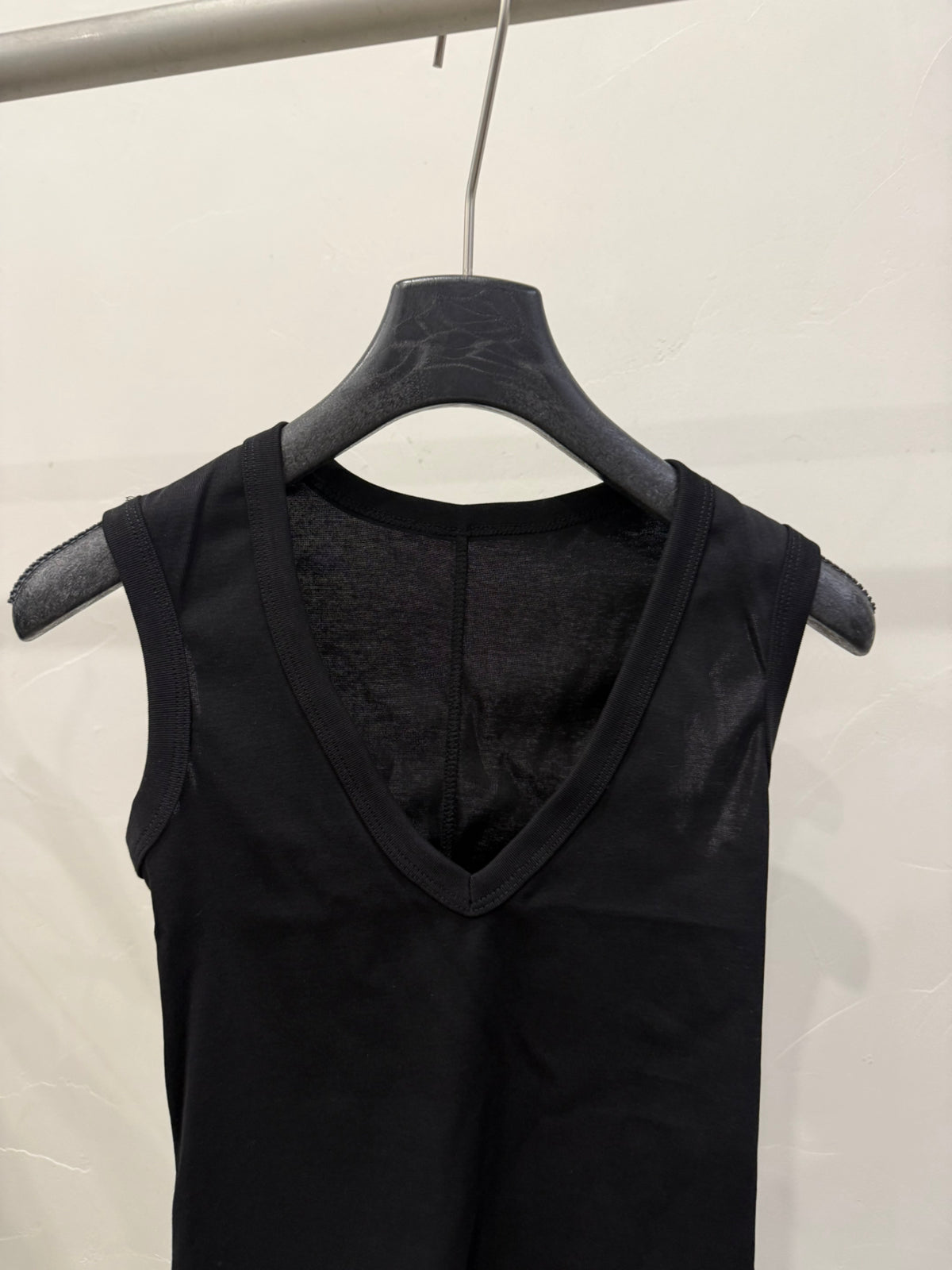 LACHER Minimalist V-Neck Slimming Vest - Trending Elegant Solid Color Fine Knit Top