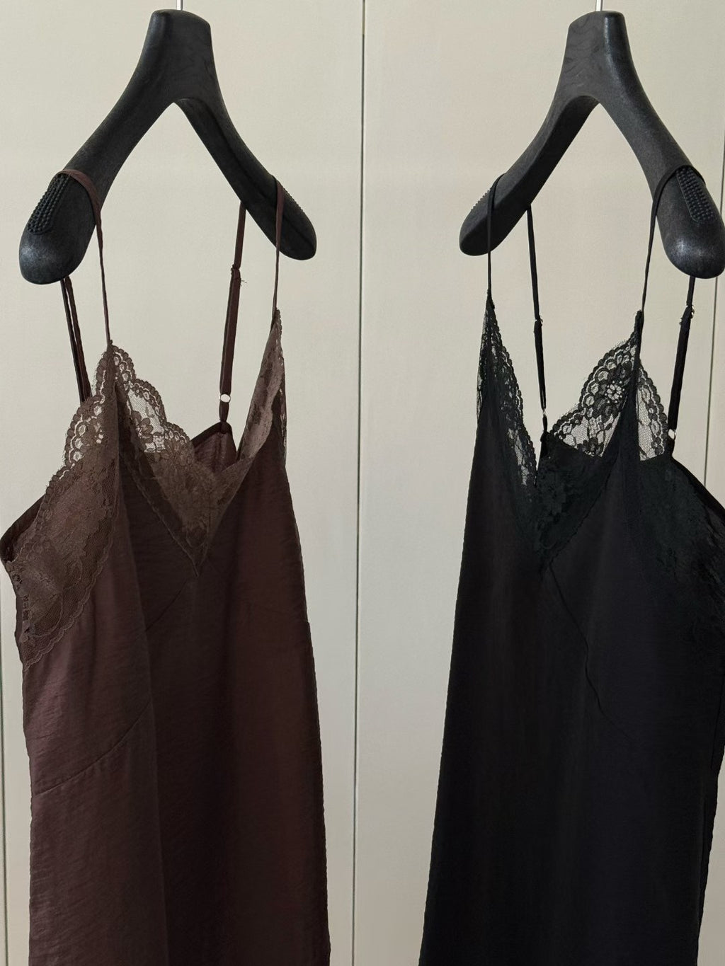 LACHER Elegant Lace Splicing Cami Dress - Versatile Solid Color Midi Slip Dress