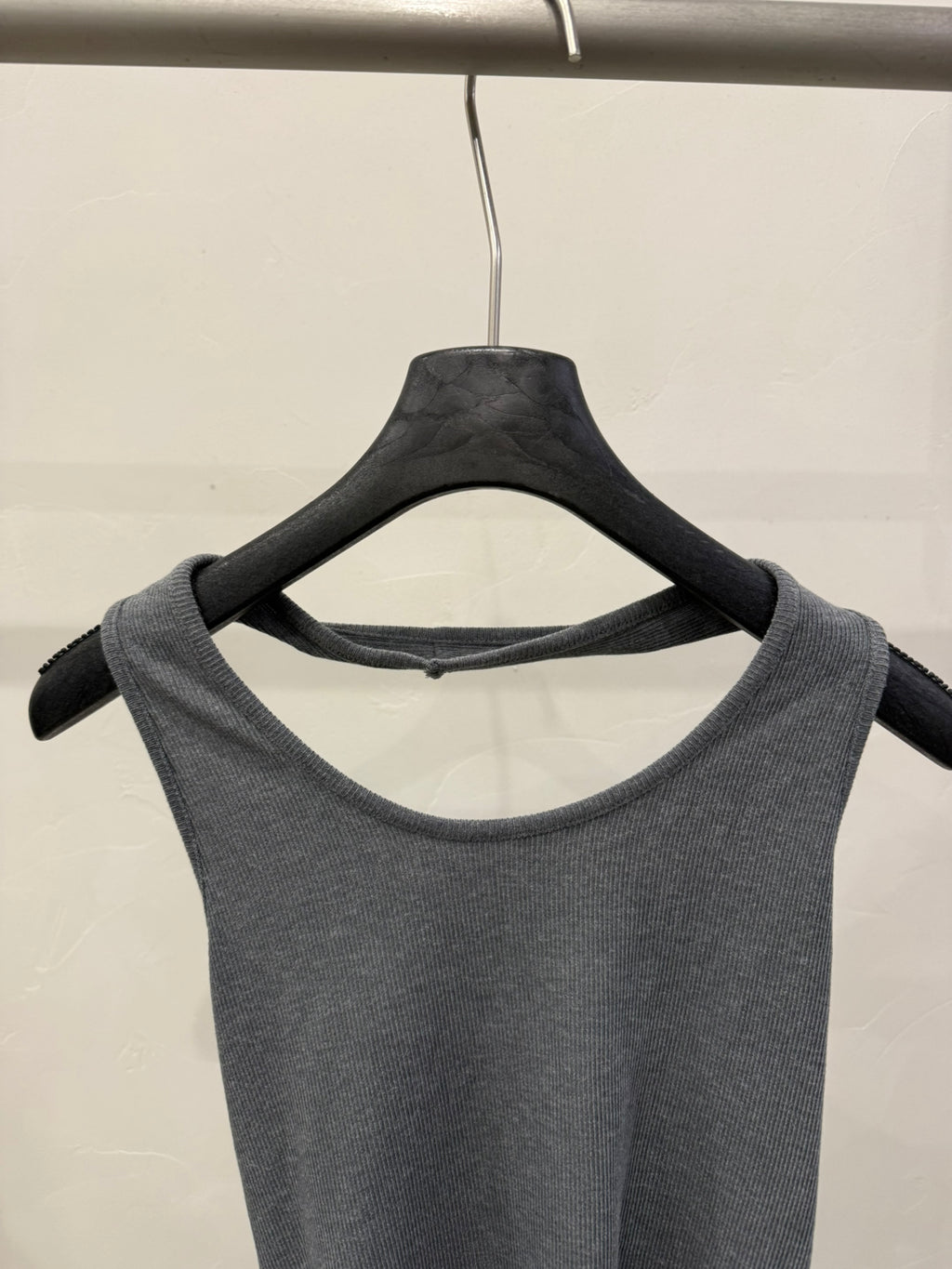 Chic Women's U-Neck Halter Knit Vest - Loose Fit Solid Color Sleeveless Crop Top