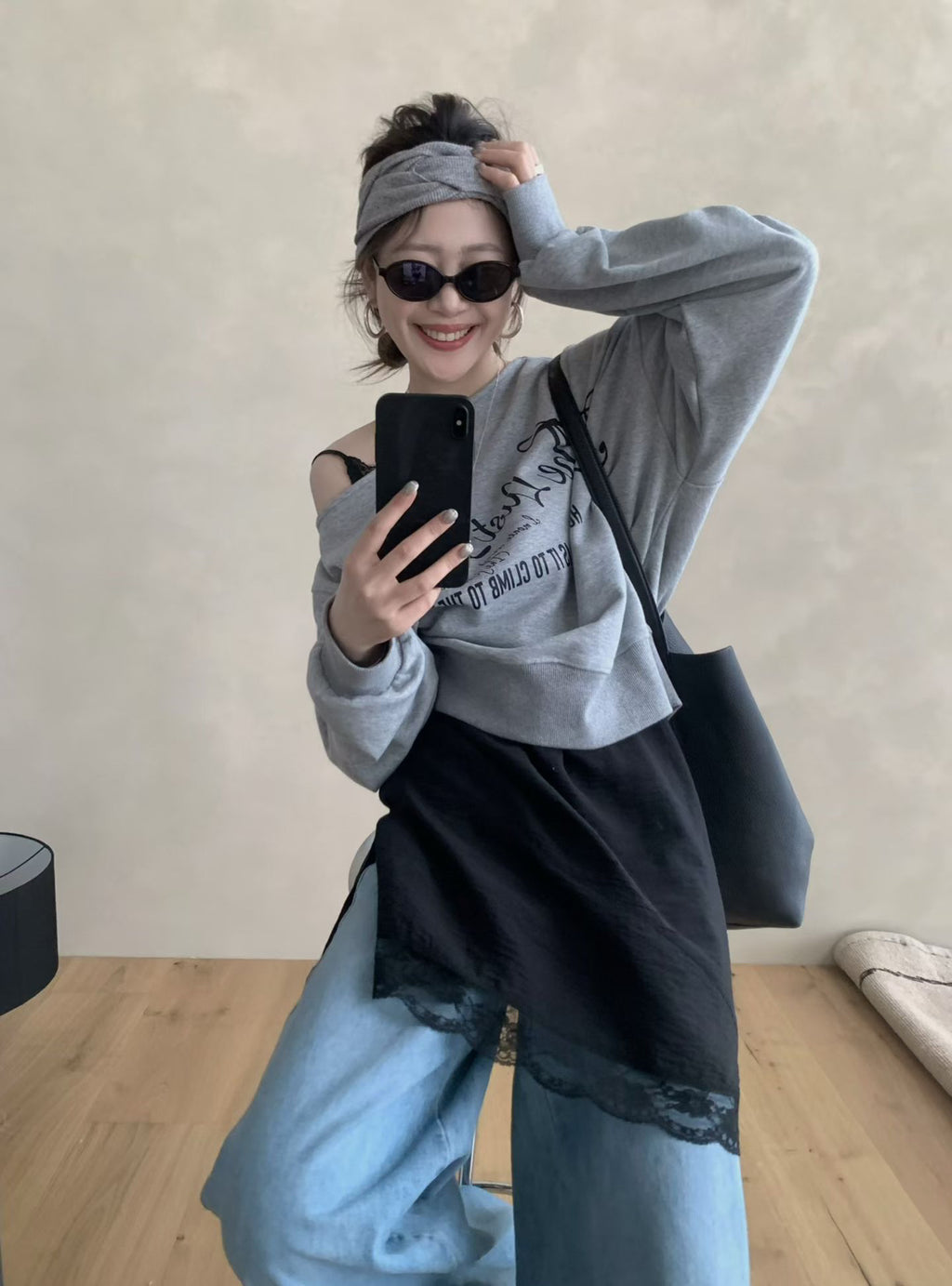 LACHER Women's American Vintage Off-Shoulder Letter Print Loose Fit Long Sleeve T-Shirt