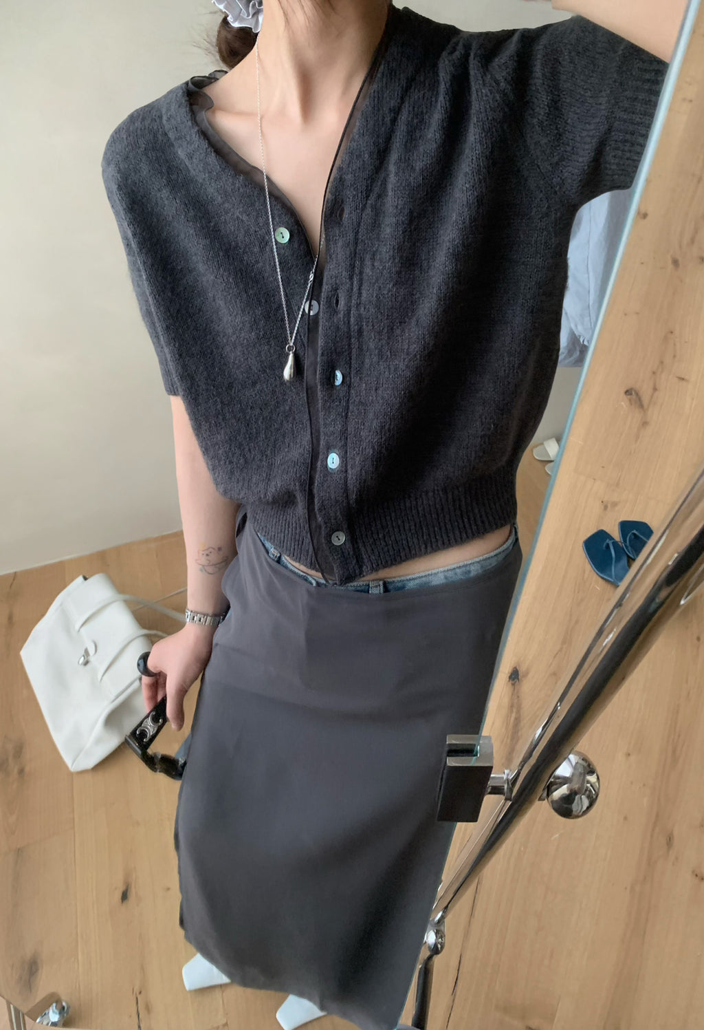 LACHER Elegant V-Neck Wool Blend Knit Cardigan - Slimming Short Sleeve Soft Casual Sweater for Women