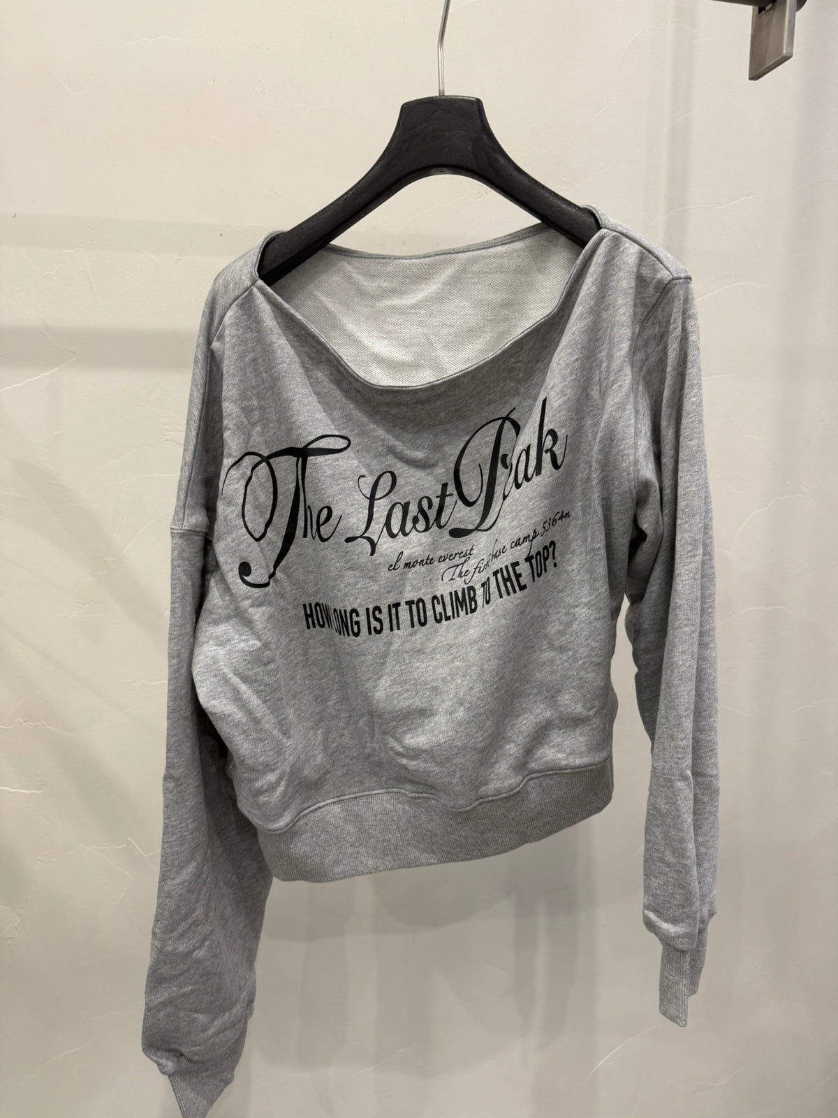 LACHER Women's American Vintage Off-Shoulder Letter Print Loose Fit Long Sleeve T-Shirt