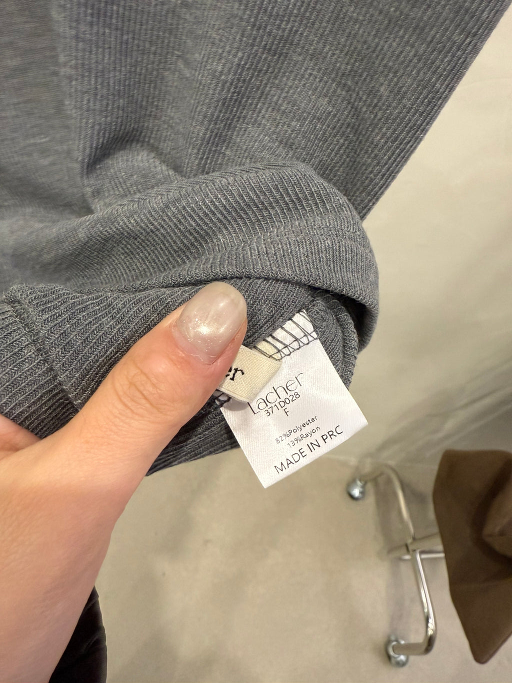 Chic Women's U-Neck Halter Knit Vest - Loose Fit Solid Color Sleeveless Crop Top